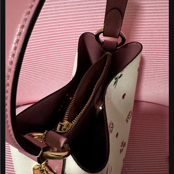 Coach White Floral and Heart Shoulder Bag - Picture 3 of 3